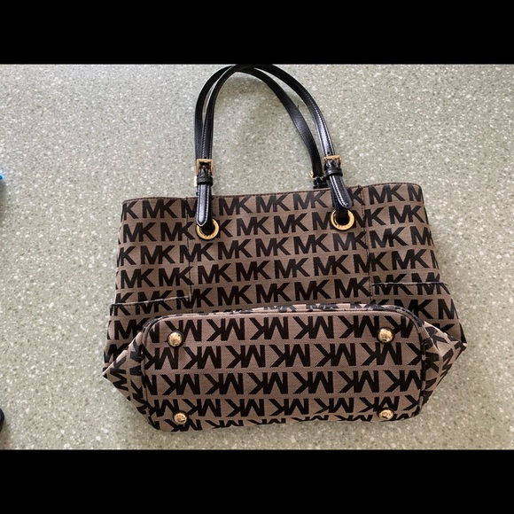 Michael Kors purse - Picture 2 of 2